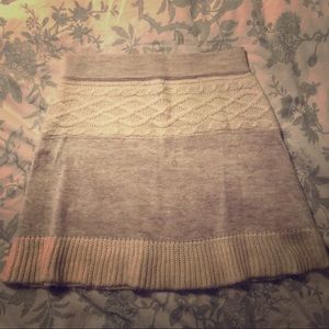 Akini cream sweater skirt